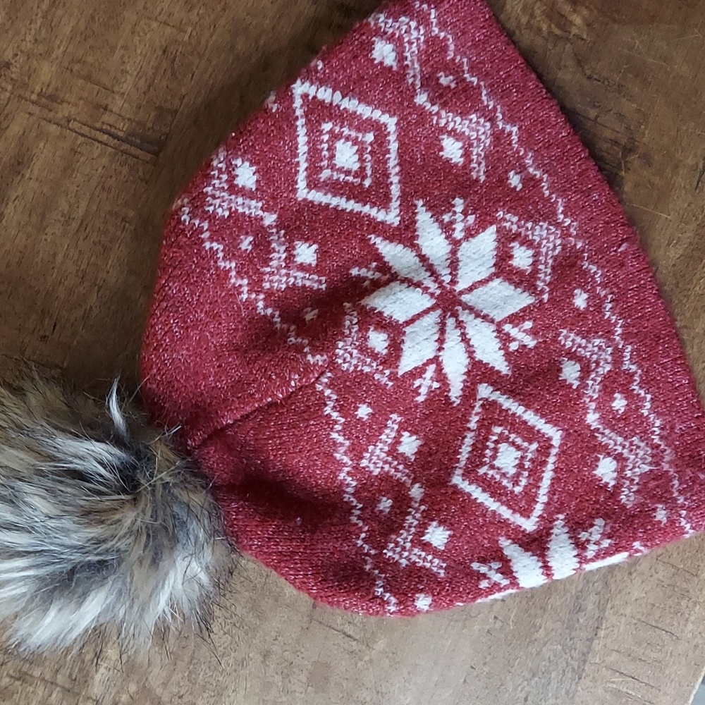 Super cute Christian Siriano Hat - red w/white Snowflake design & faux fur pom